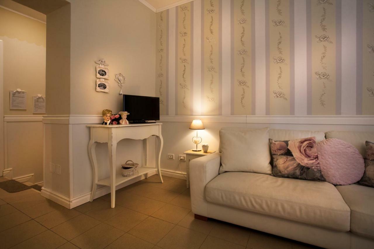 ヴェローナCasa Di Charme "Rosa-Rosae"アパートメント エクステリア 写真